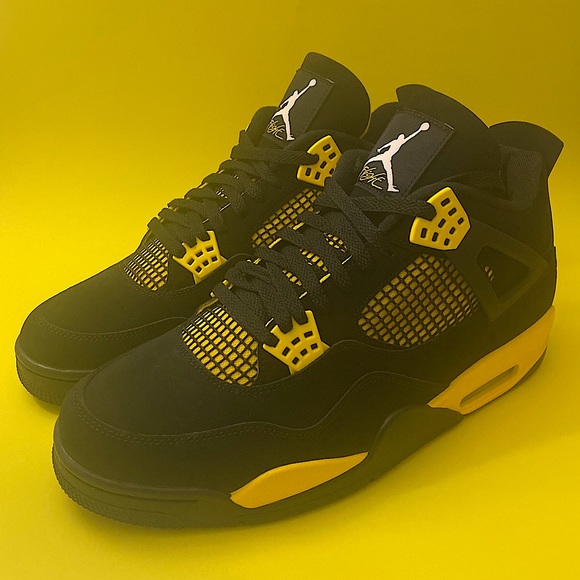 Air Jordan 4 Black and Yellow Thunder Men’s Size 12